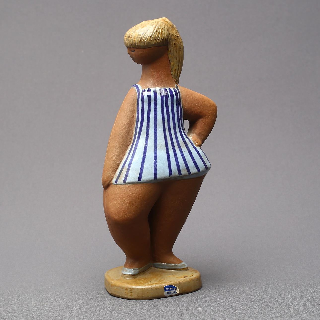 LISA LARSON. figurin, stengods, "Dora", signerad L.L., Gustavsberg.