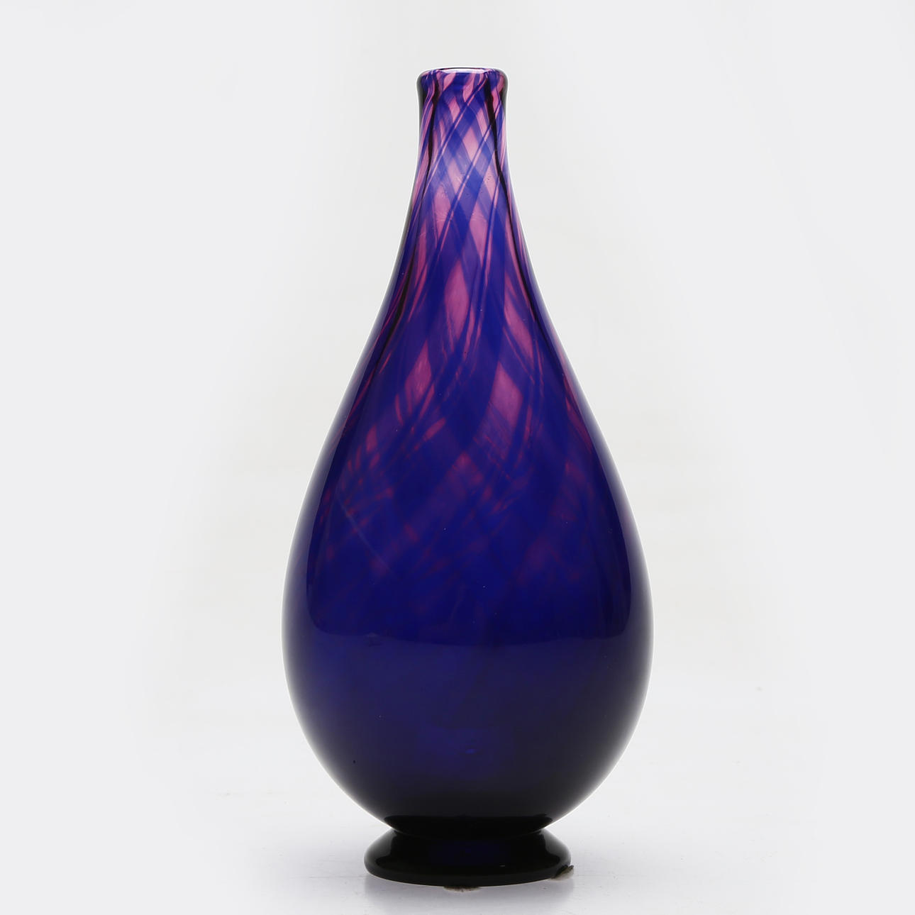 EVA ENGLUND. Vas, graalteknik, Orrefors.