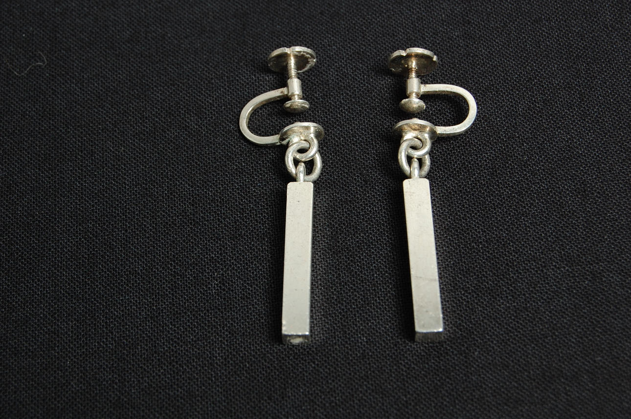 WIWEN NILSSON. örhänge, sterlingsilver, Lund, 1955.