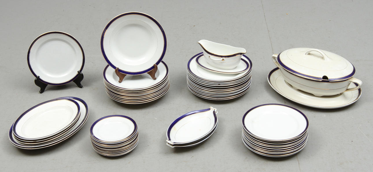 SERVIS, ca 55 delar, porslin, "Bandblå", Gustavsberg.