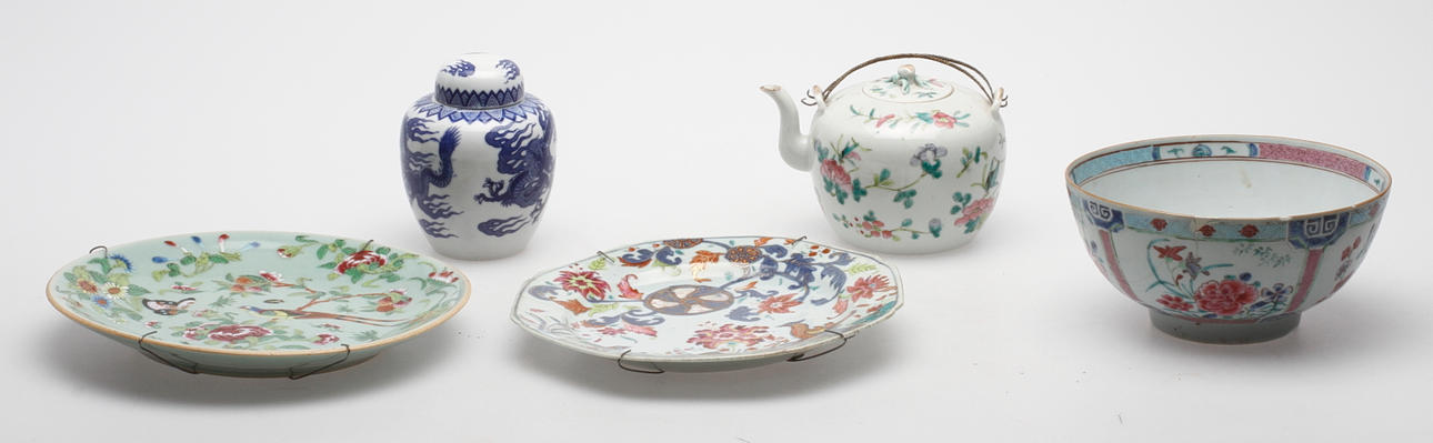 OSTINDISKAFÖREMÅL, 5 delar, 1800-1900-tal.