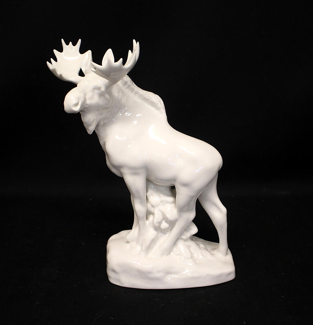 FIGURIN, porslin, älg, 1900-talets slut, USSR.