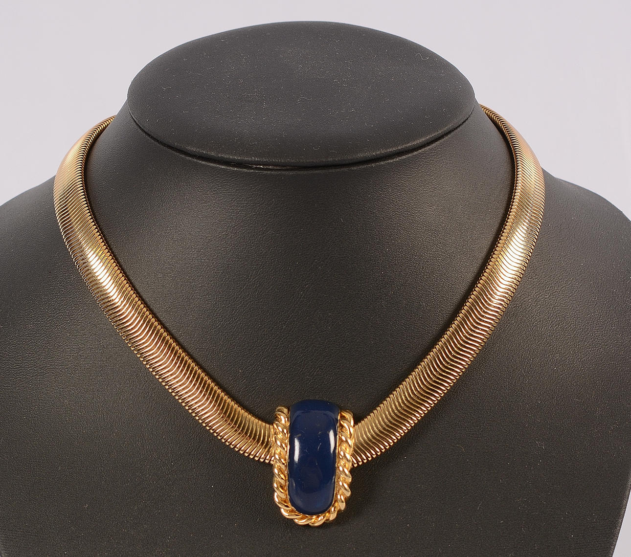 HALSCOLLIER, Helena Rubinstein, Paris.