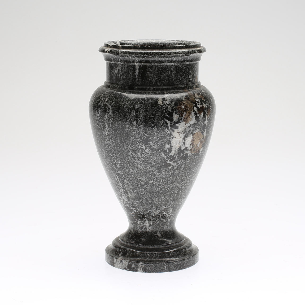 VAS, coal mortar marble.