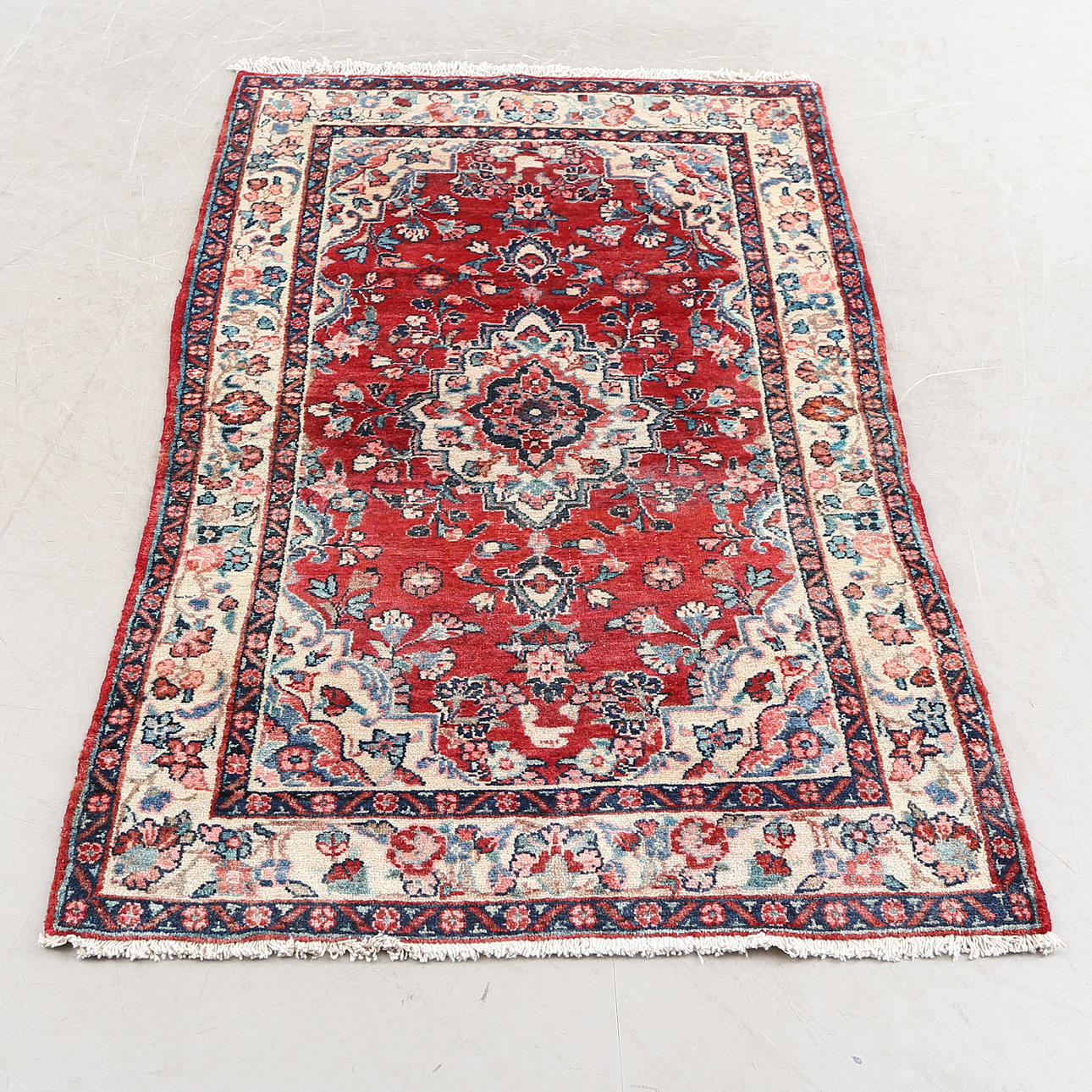 MATTA, ca 170x108 cm.