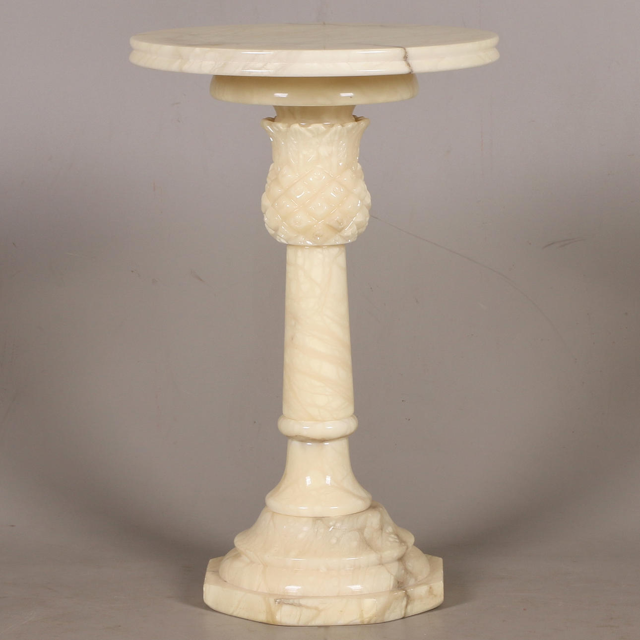 PIEDESTAL/BORD, alabaster, 1900-tal.