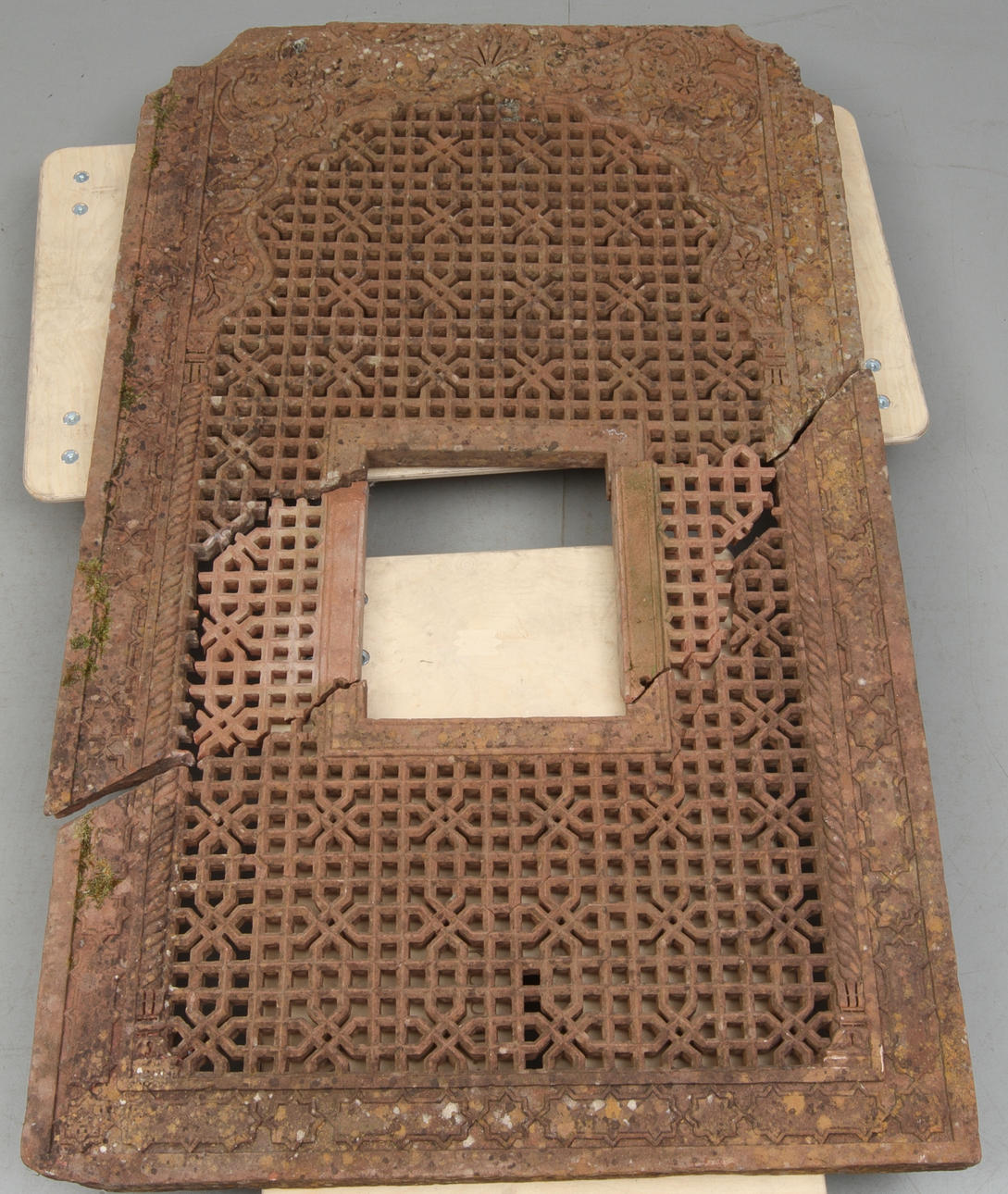 FÖNSTER, sten, Indien.