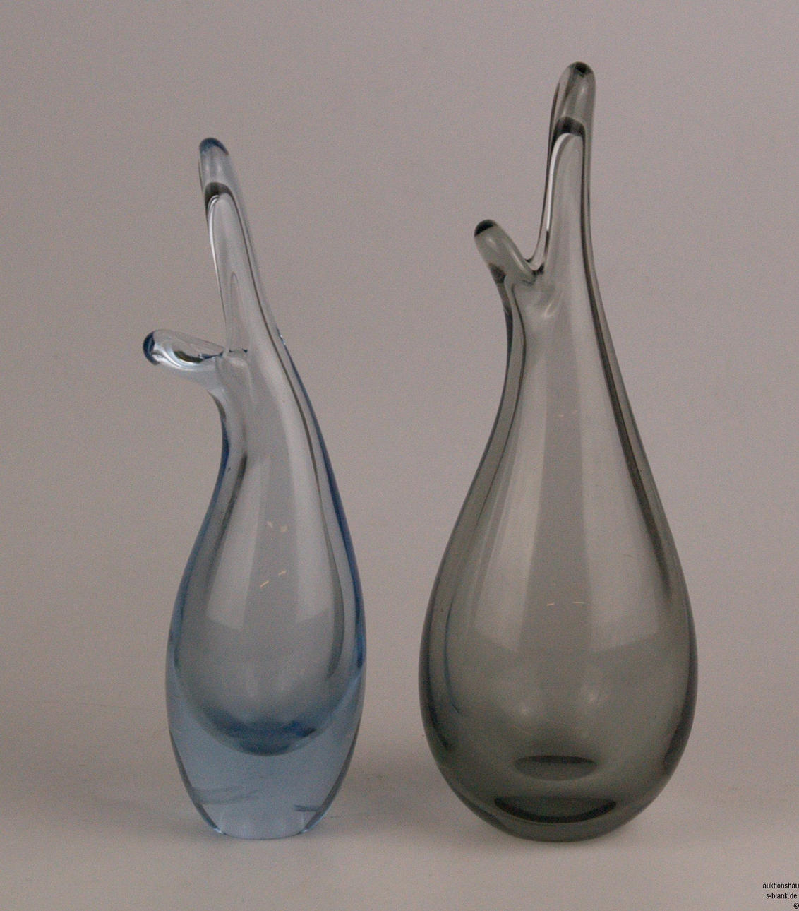 TVÅ DESIGNVASER - HOLMEGAARD, DANMARK.