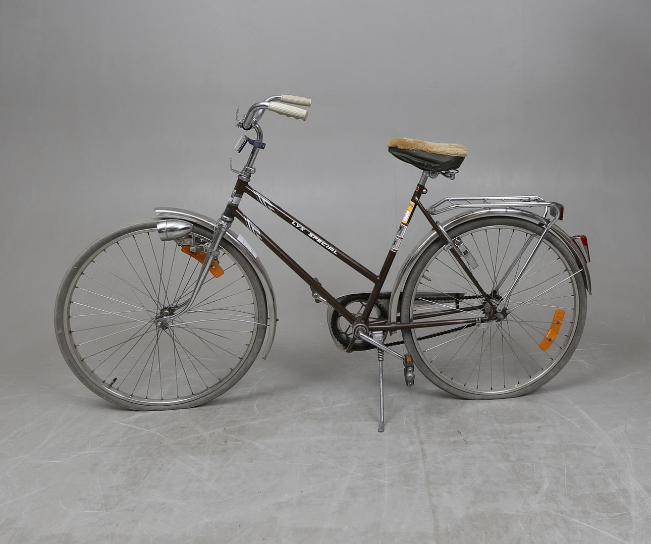 NAISTEN PYÖRÄ, Sisu, Luxury Special.