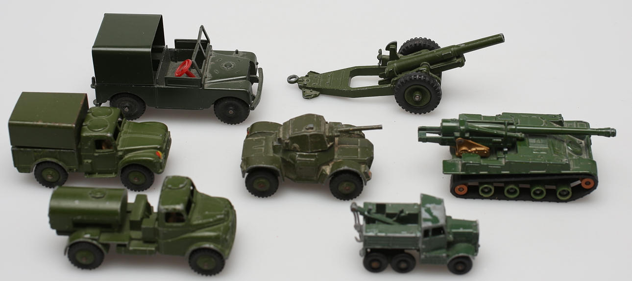 PARTI LEKSAKSBILAR (7). Bl a Dinky Toys, Matchbox, Scammell, Lone Star.