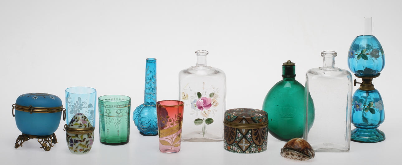 PARTI DIVERSE, 12 delar, mestadels glas, 18 och 1900-tal.