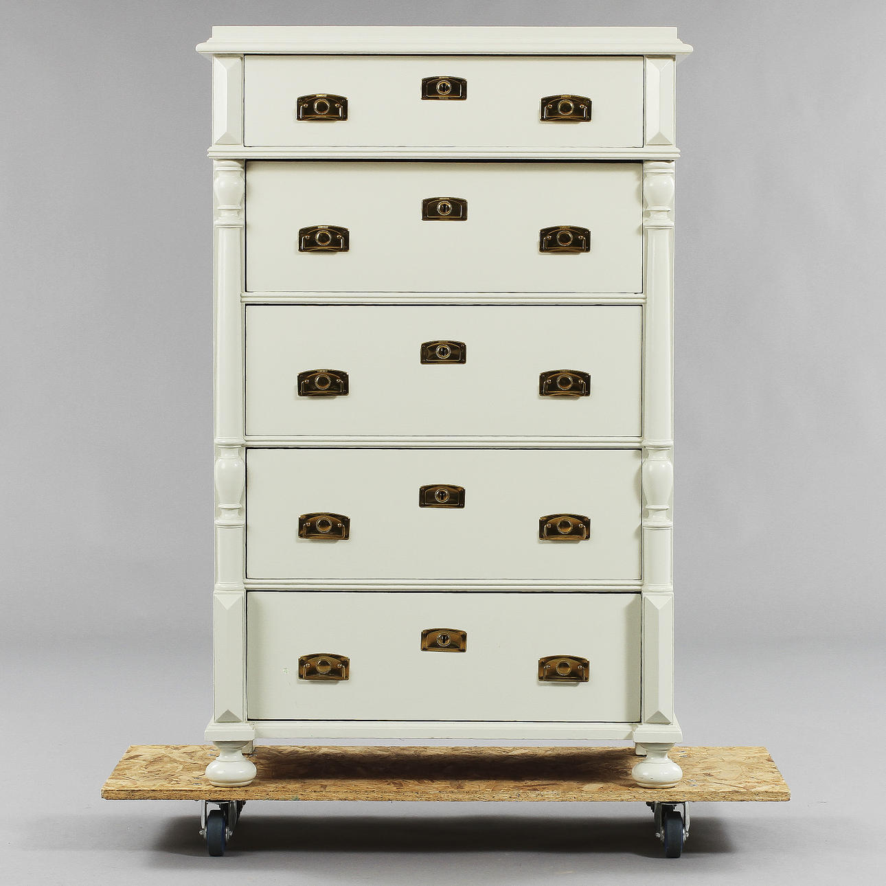 BYRÅ, nyrenässans, 1800-talets slut.