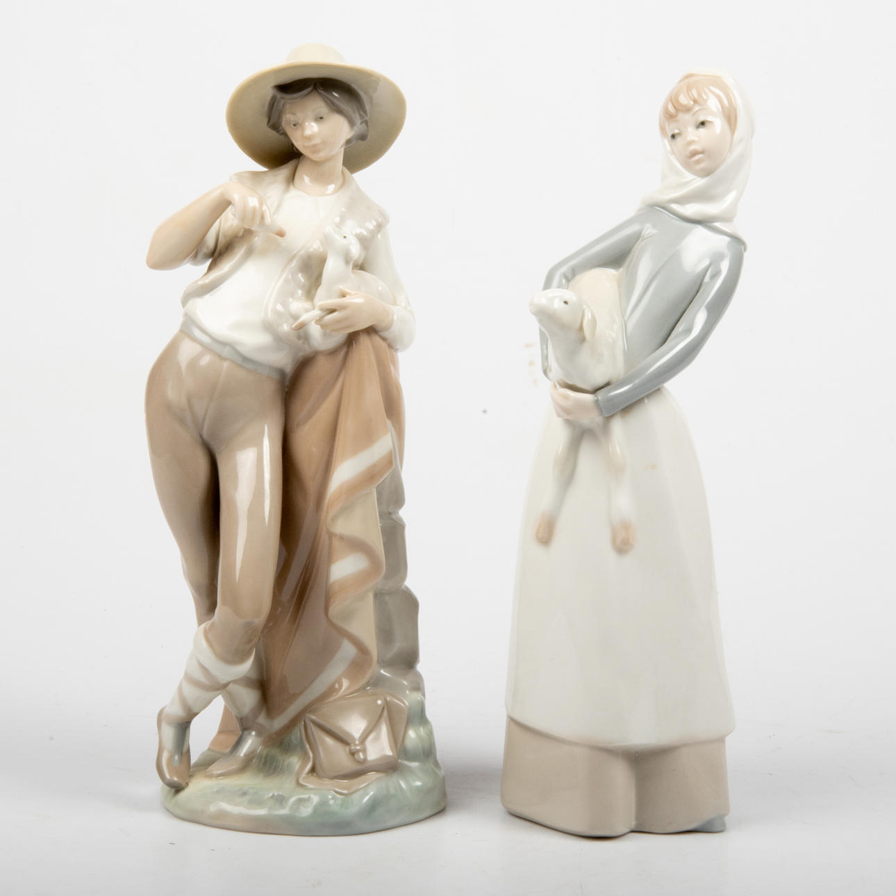 FIGUREN, 2 Stück, Junge und Mädchen mit Lamm, Lladro.