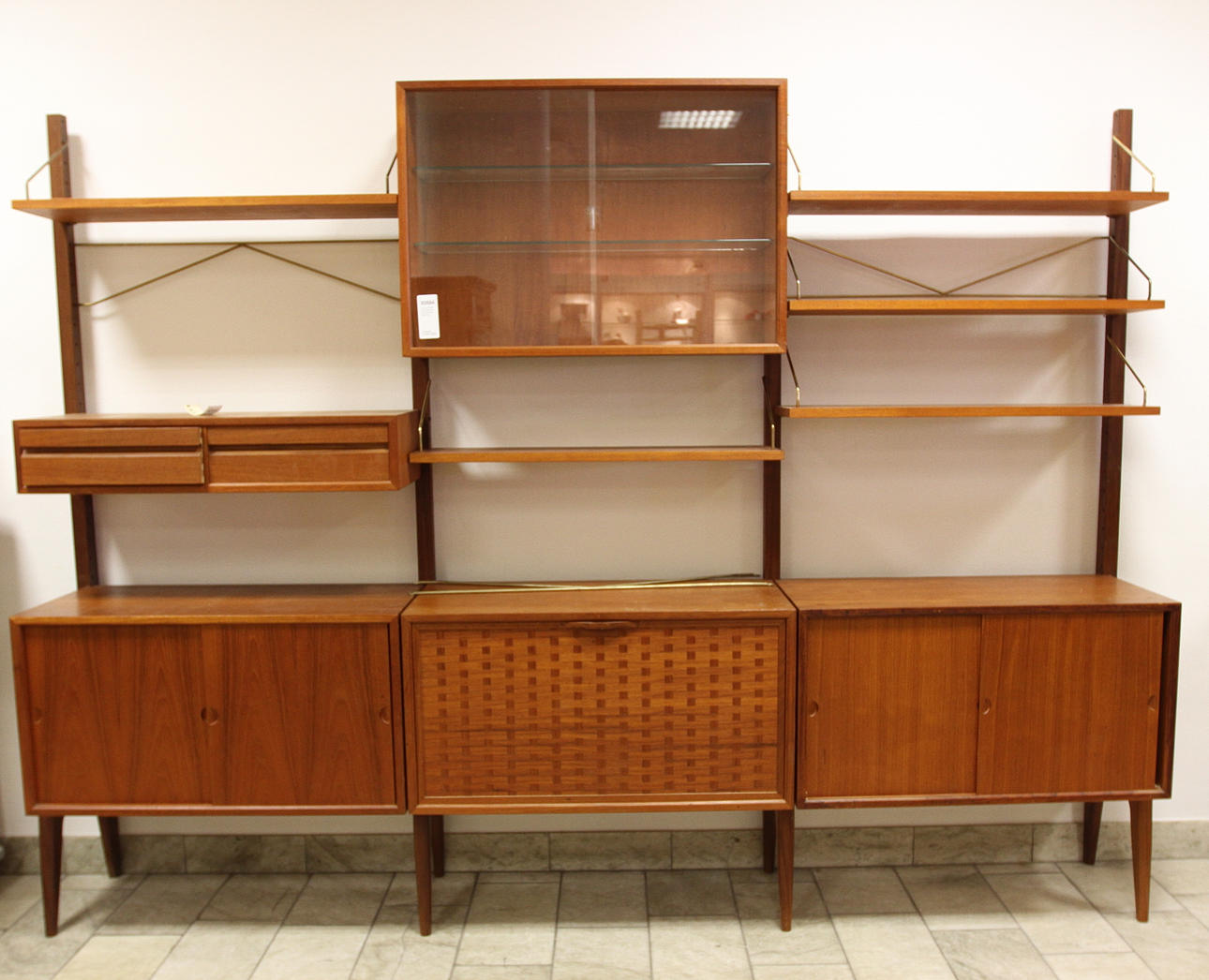 HYLLSYSTEM, "Royal system", Paul Cadovius, Danmark.