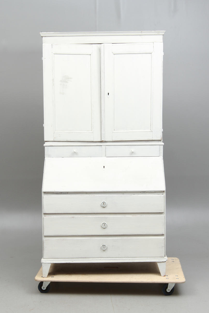 SKRIVSKÅP, vitmålad, 1800-tal.