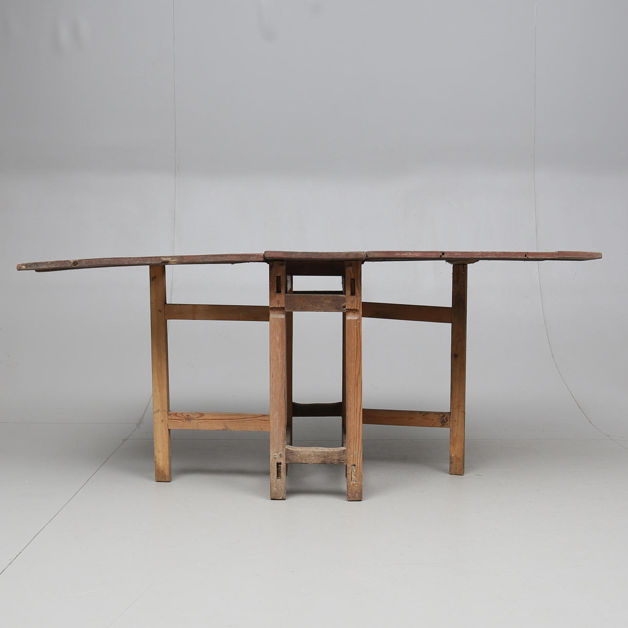 SLAG TABLE, 1800s / 1900s.