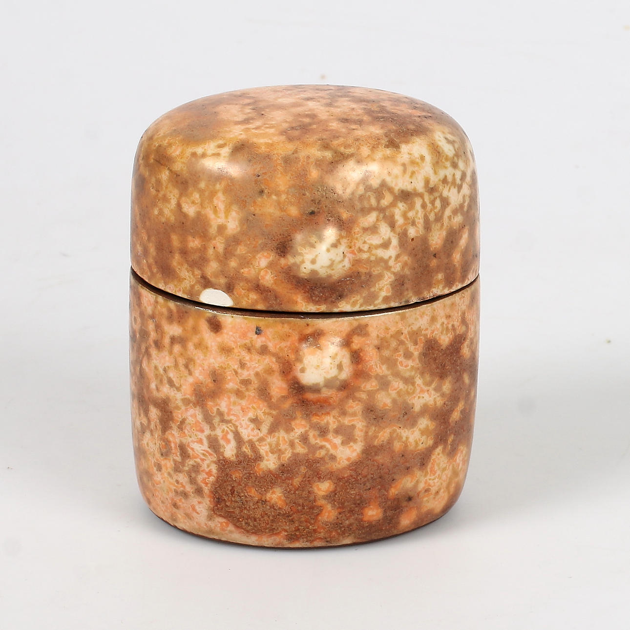 HANS HEDBERG. Box with cover, high-fired earthenware, signed.