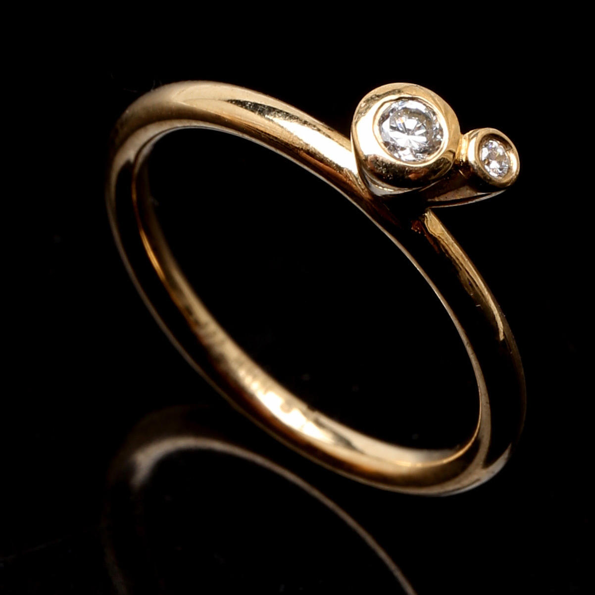 RING, 9K red gold, cubic zirconia.