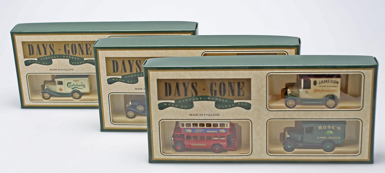 MINIATYRBILAR AV VINTAGEMODELL, 3 förpackningar, Days Gone Vintage Models, Made by Lledo Plc, England.