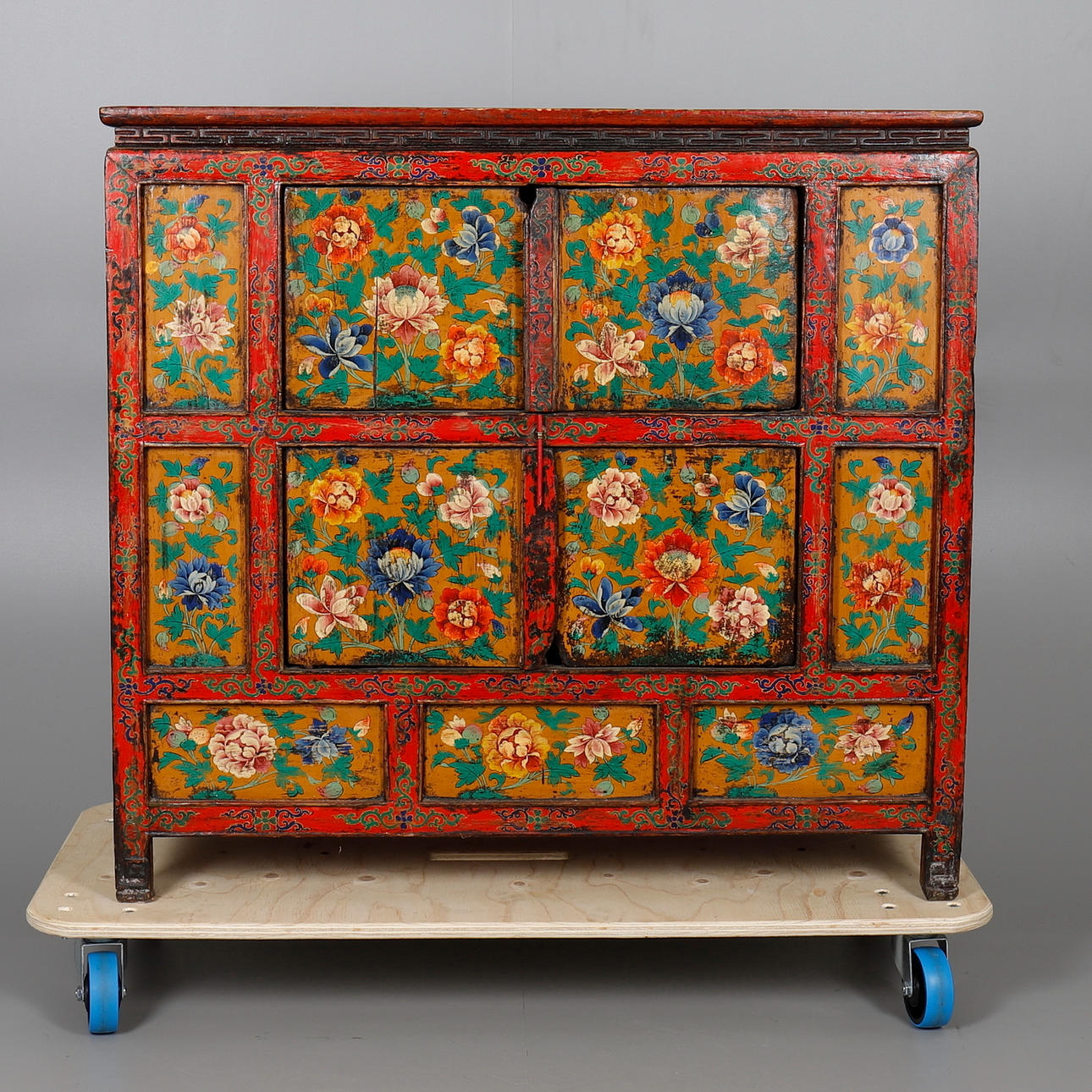 AASIALAINEN MAALATTU KAAPPI.