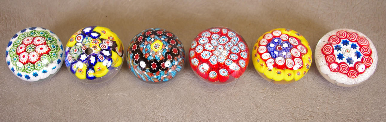 BREVPRESSAR, 6 stycken, färgat glas.