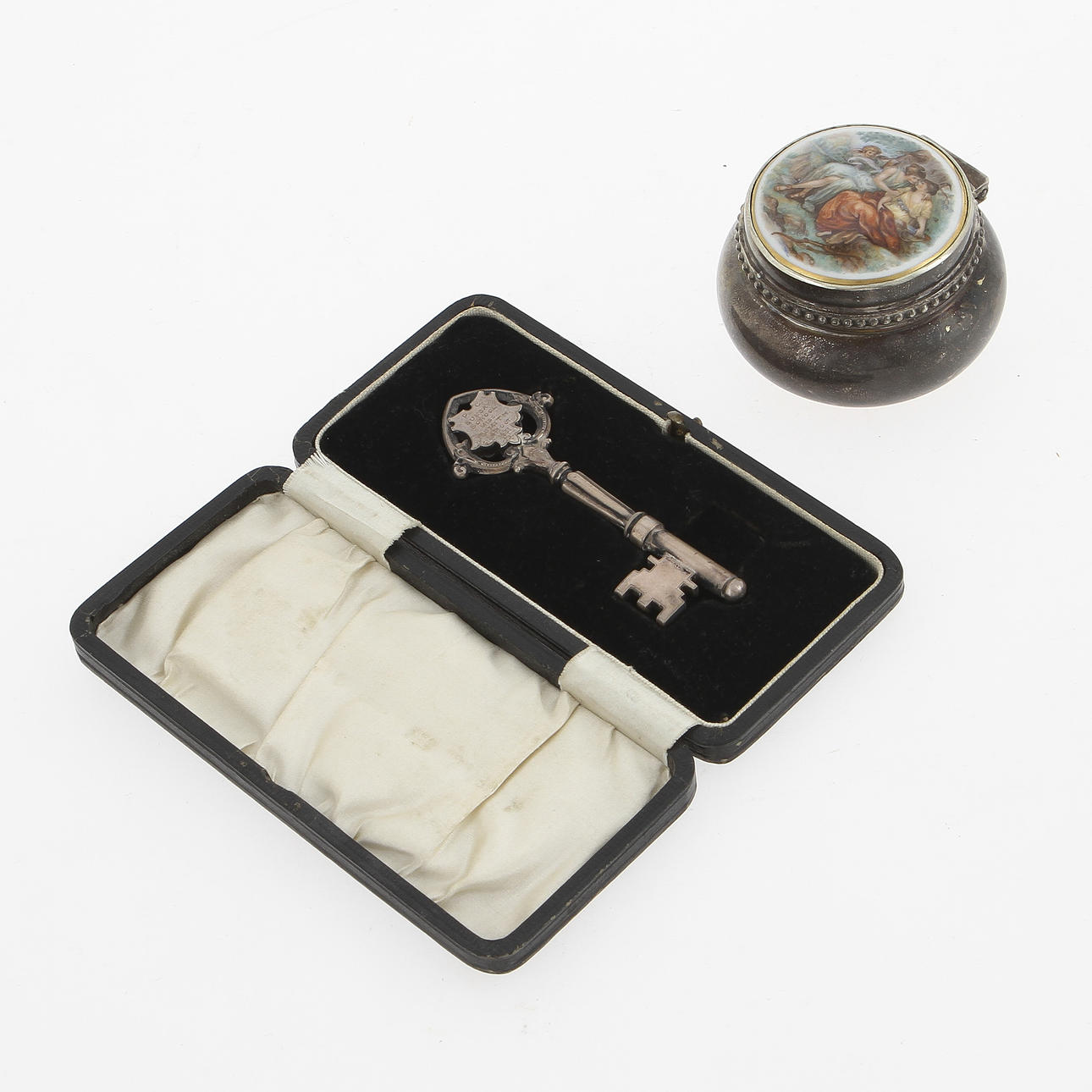 DOSA samt NYCKEL, silver, bl a England.