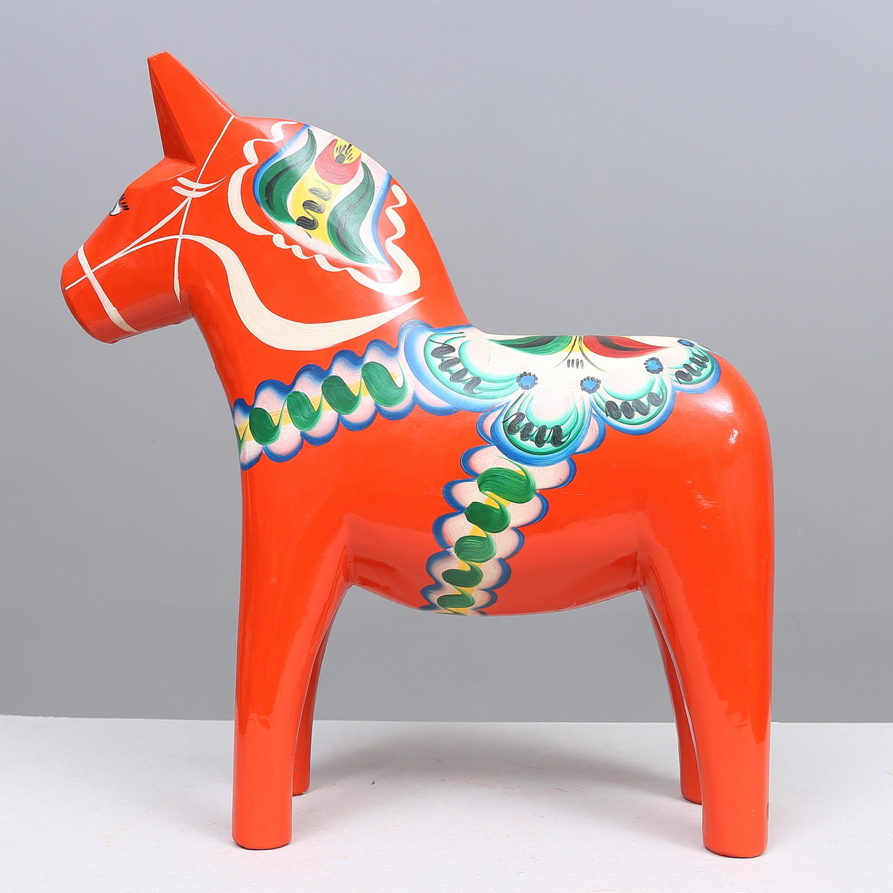 DALAHÄST, bemålat trä, höjd 53 cm.