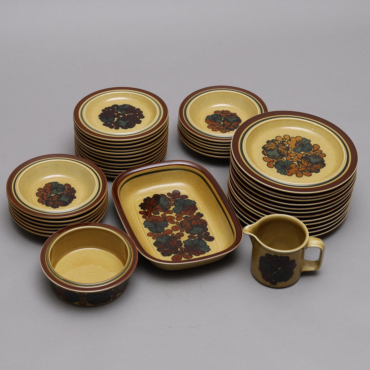 Pöytävälineiden OSAT, 39 kpl, "Otso", Arabia.