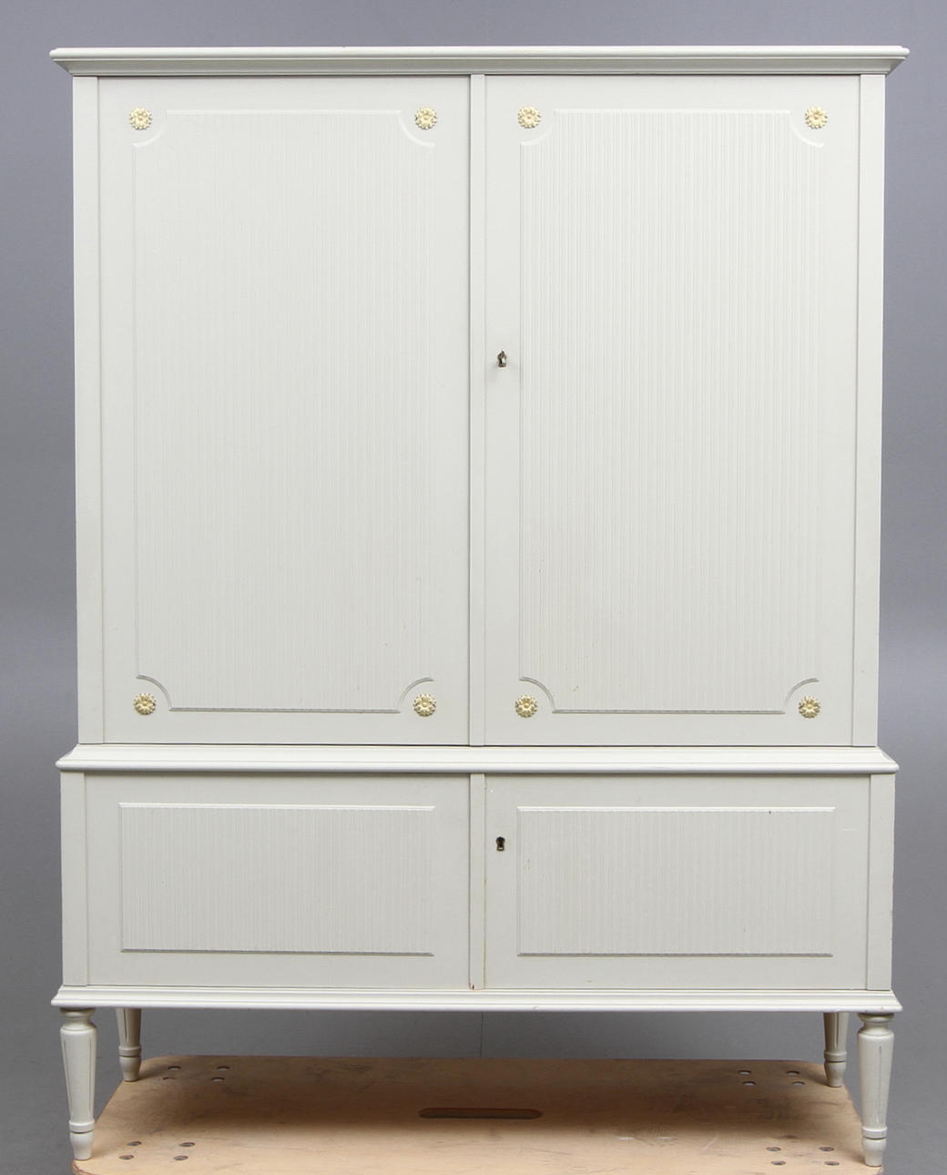 MATSALSSKÅP, Gustaviansk-stil, 1900-tal.