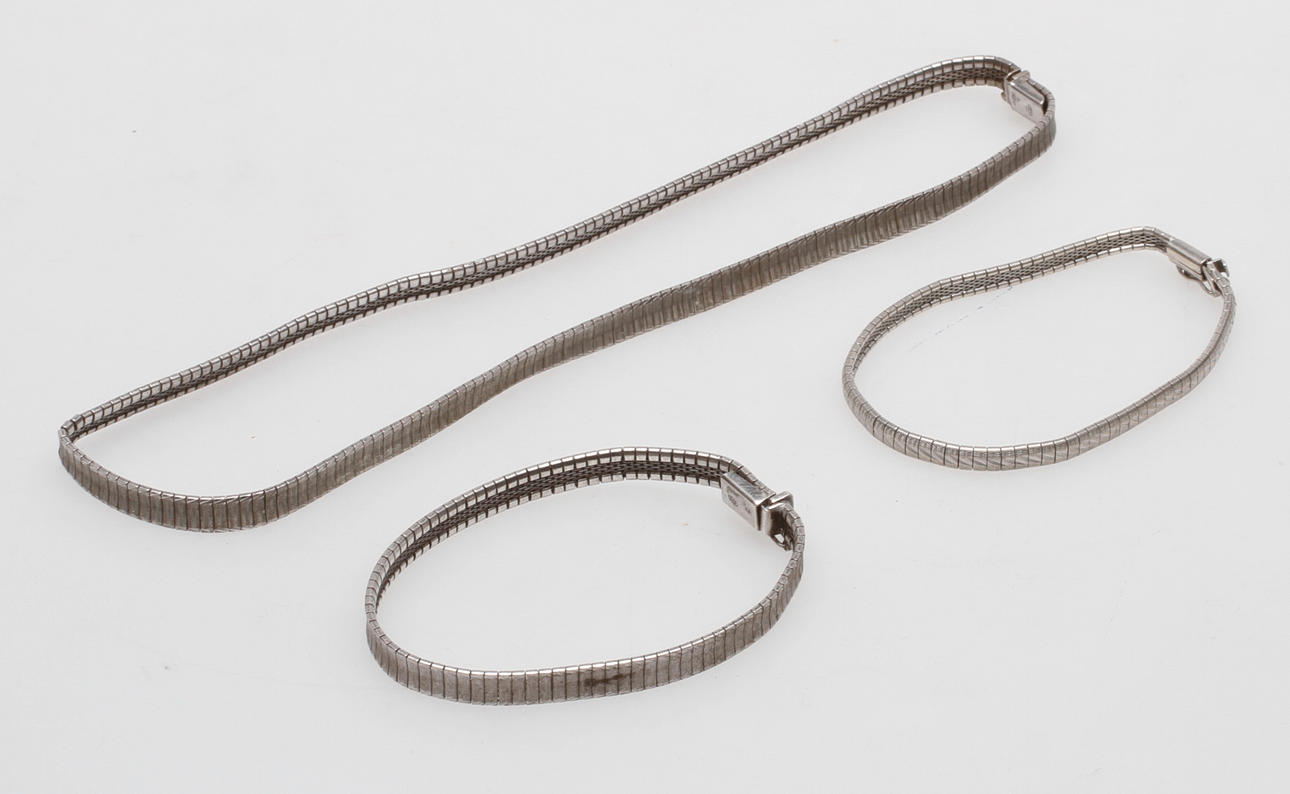 HALSBAND samt ARMBAND, 3 delar, silver, vikt ca 44 gram.