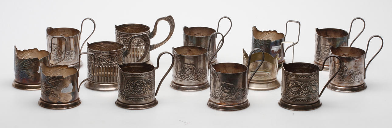 TEMUGGSHÅLLARE, 14 st, vitmetall, Ryssland.