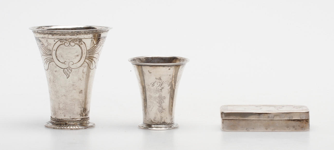BÄGARE och DOSA, 3 delar, silver, 162 gram, 1700-1800-tal.