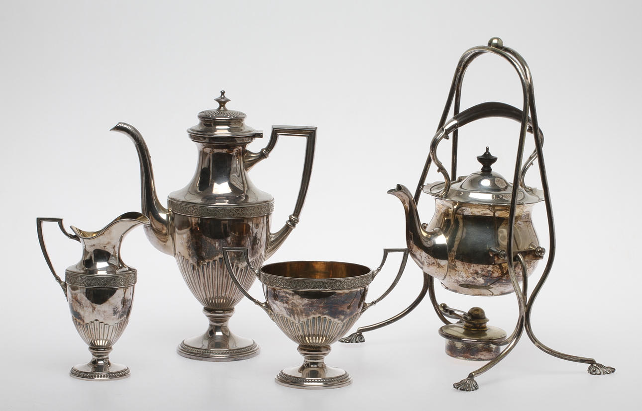 TEKÖK, nysilver, England samt KAFFESERVIS, 3 delar, nysilver, A G Dufva.