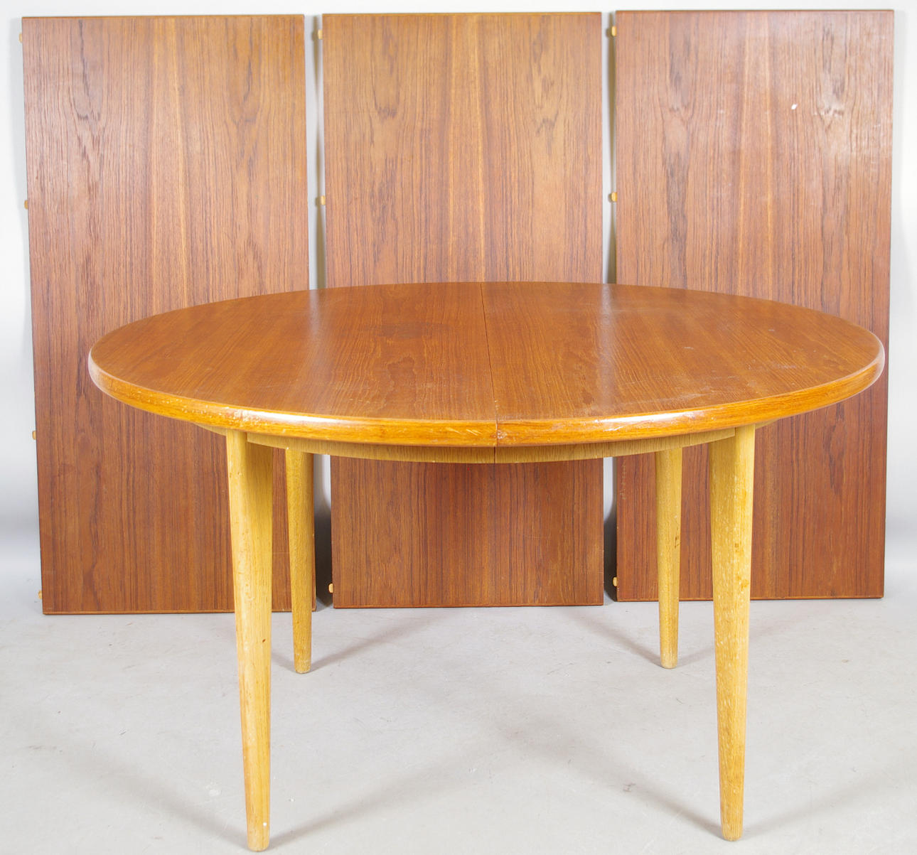 MATBORD med 3 skivor, teak, JOC-möbler, Vetlanda.