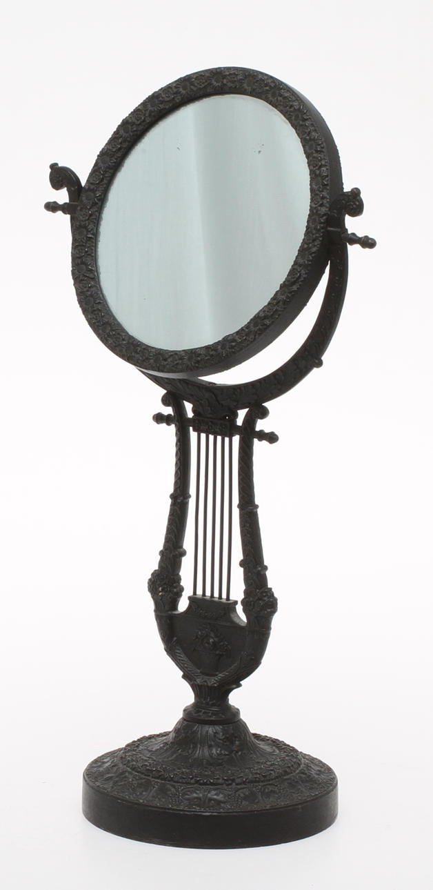 BORDSSPEGEL, järn, 1800-talets andra hälft.