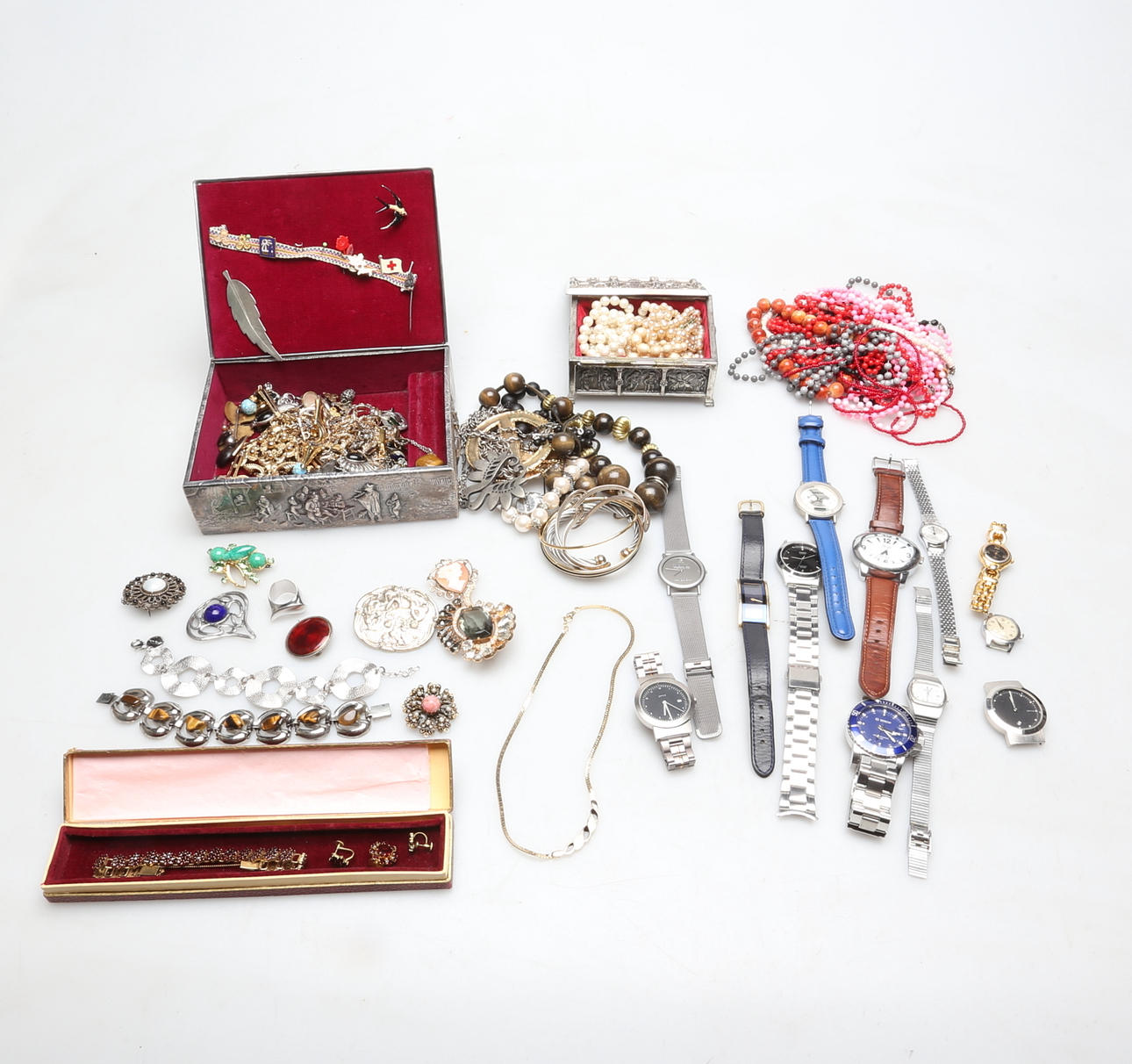 SAMLING SMYCKEN samt klockor.