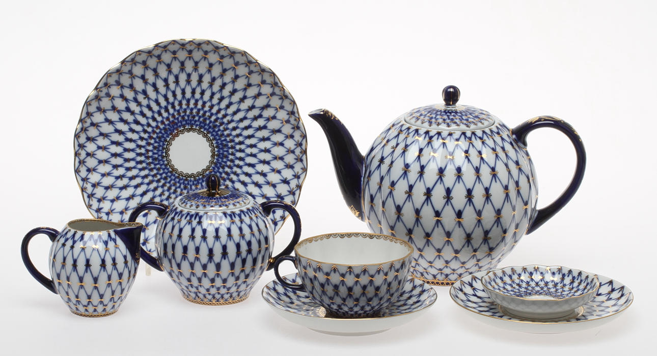 TESERVIS, 17 delar, porslin, "Coblat net" Lomonosov.