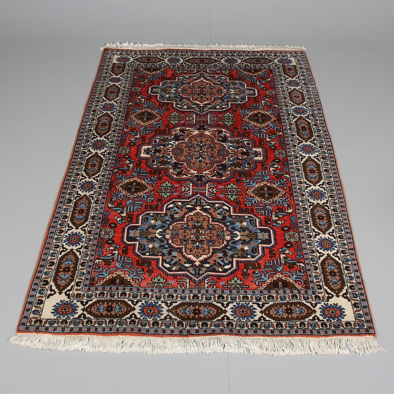 MATTA, Iran, 200 x 136 cm.