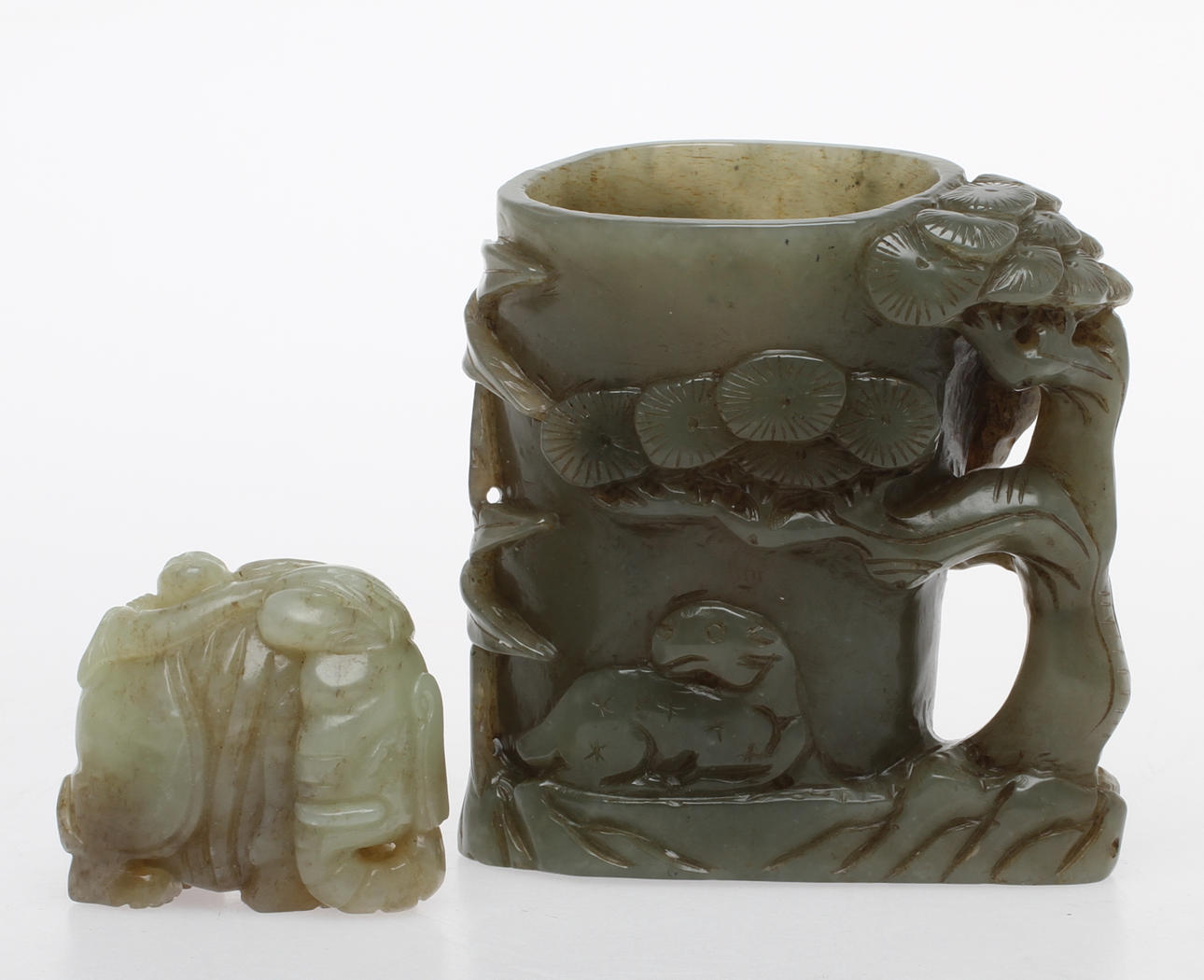 STENARBETEN, 2 st, figurin och penselställ, Kina.