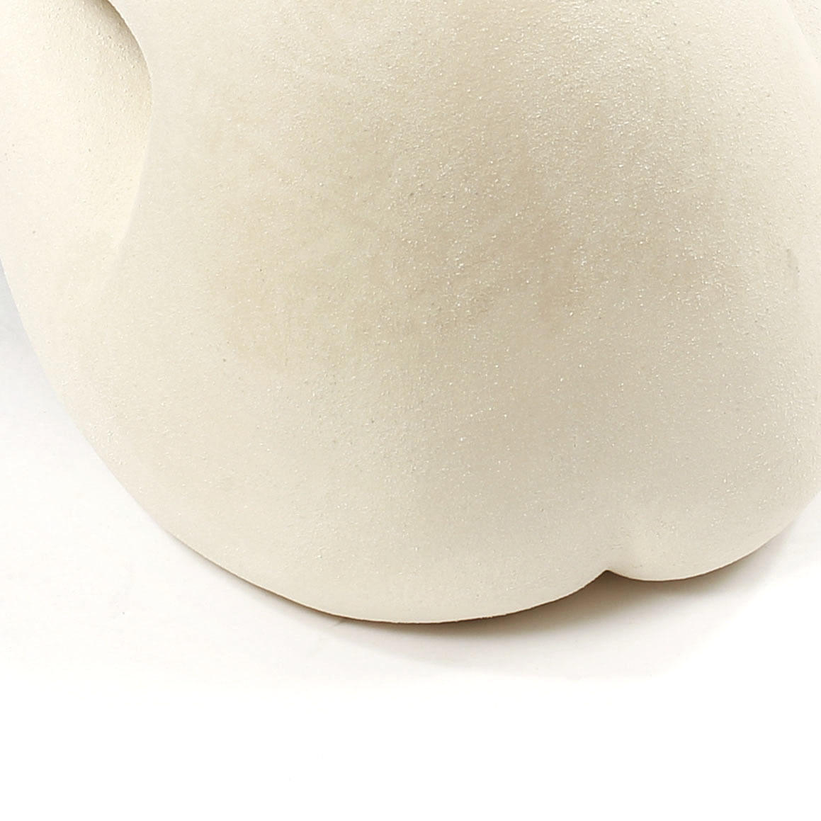 ANIA PAUSER. Veistos, kivitavara, 2017.