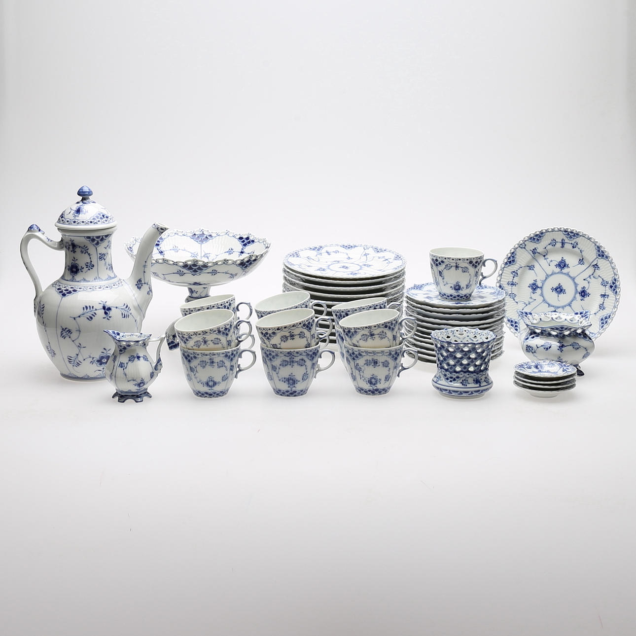COFFEE SET, ROYAL DANISH, "MUSSELMALET".