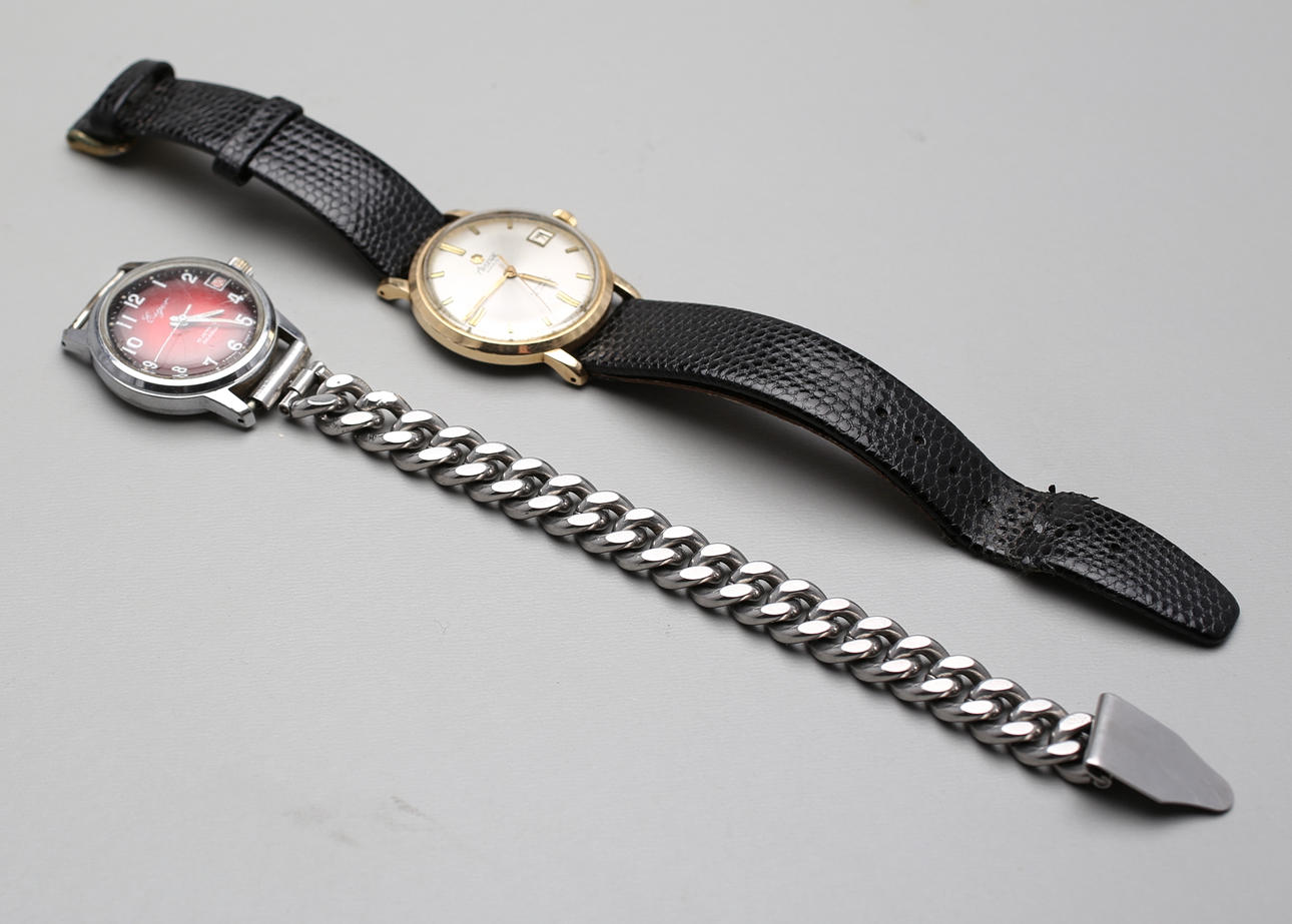 ARMBANDSUR, 2 st, 1900-talets mitt.