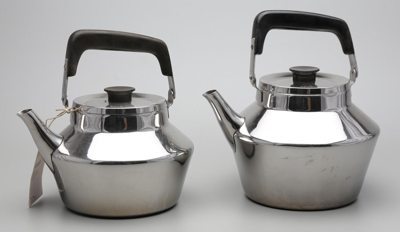 SIGVARD BERNADOTTE. KAFFEKANNOR, 2 st, rostfria.