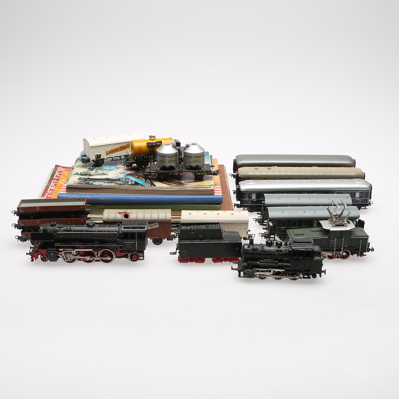 LOK, VAGNAR OCH SPÅRPLANER, MÄRKLIN HO.