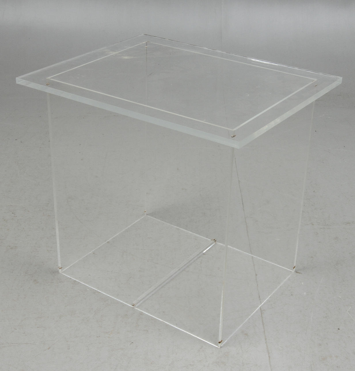 BORD, plexiglas, 1900-tal.