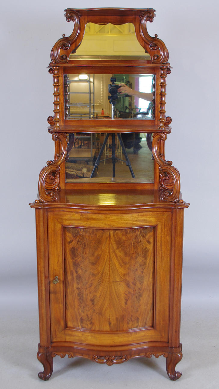 SKÅP MED HYLLÖVERDEL, mahogny/spegelvägg, nyrokoko.