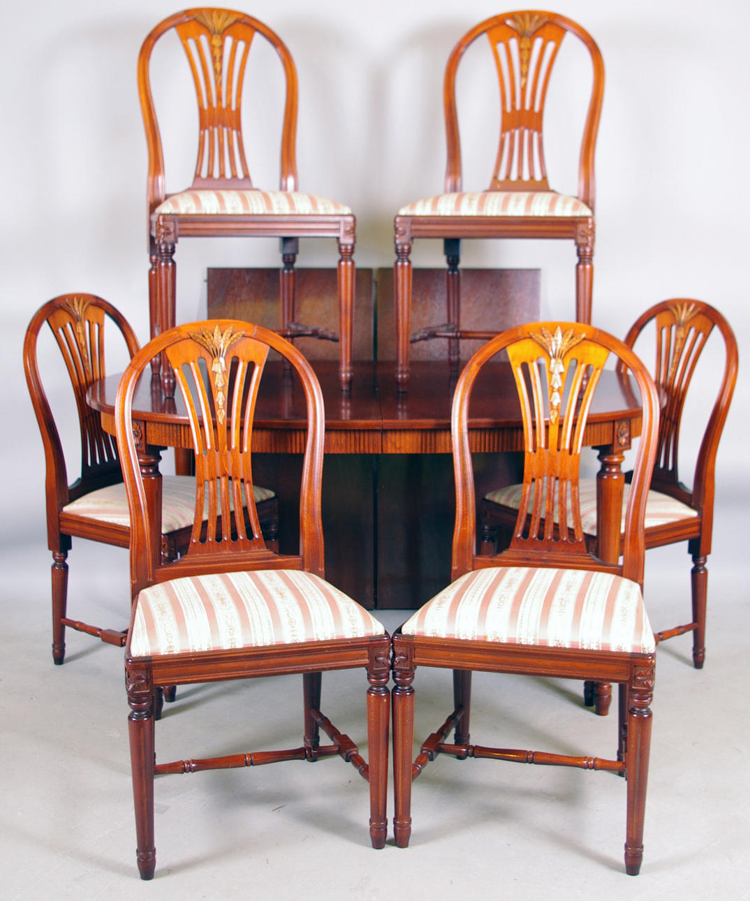 MATSALSGGRUPP, "Axet", gustaviansk stil, mahogny.