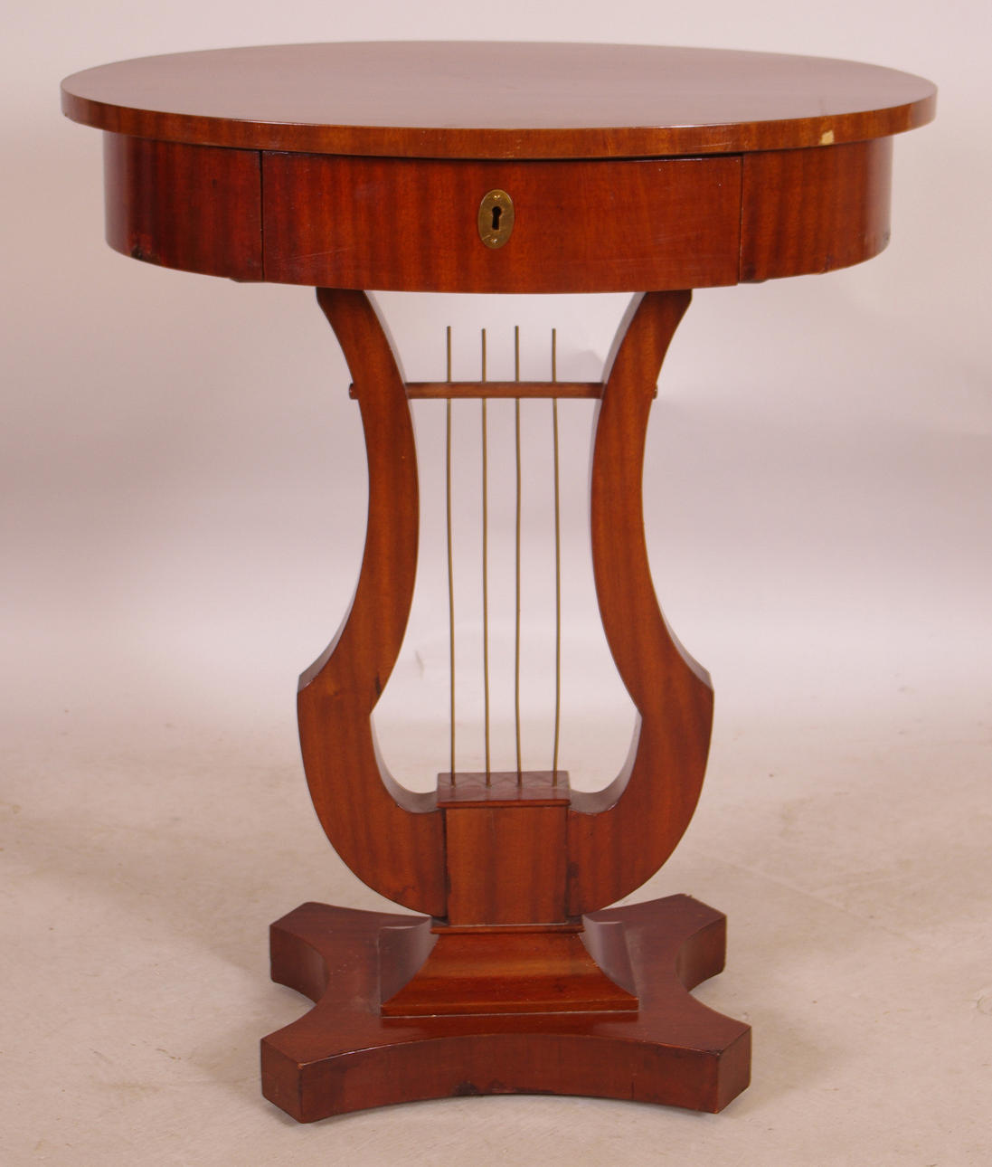 BORD med låda och lyrfot, mahogny, empirestil.