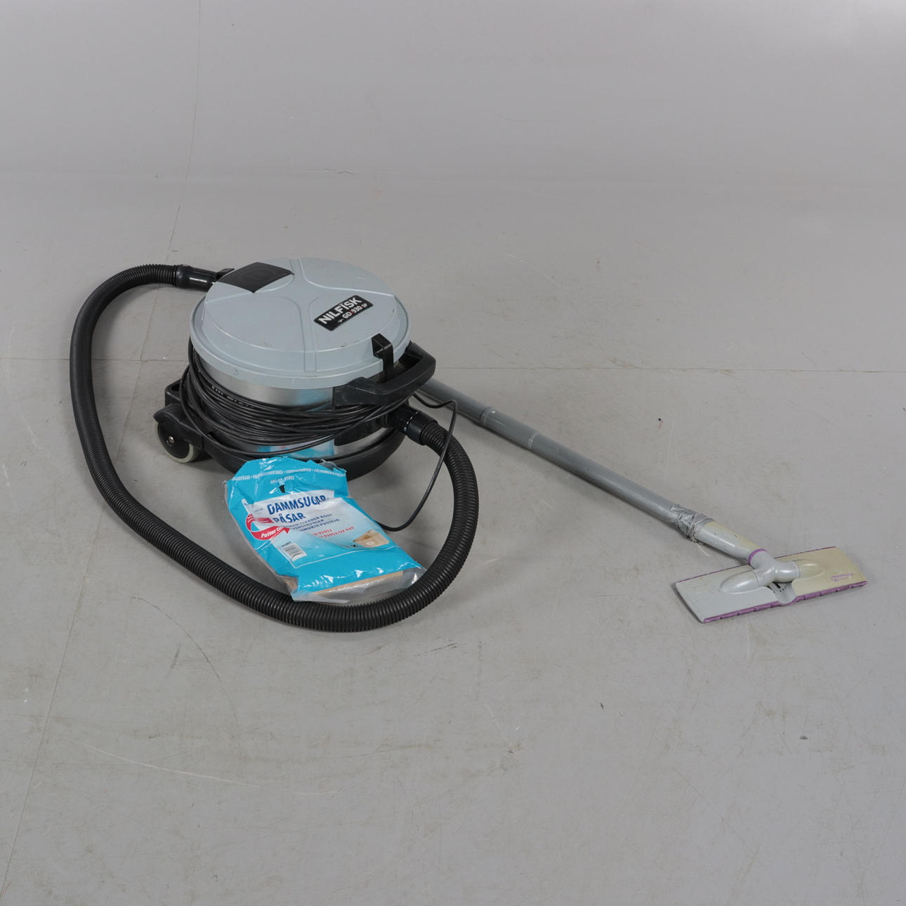 VACUUM CLEANER, Nilfisk GD 930 SP.