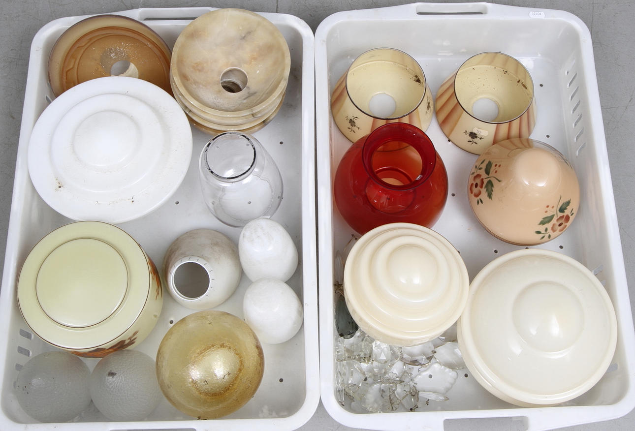 LAMPKUPOR samt PRISMOR, 1900-tal.